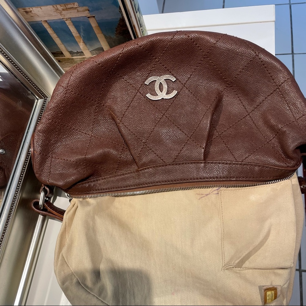 Vintage CHANEL authentic hobo bag. - Picture 15 of 15